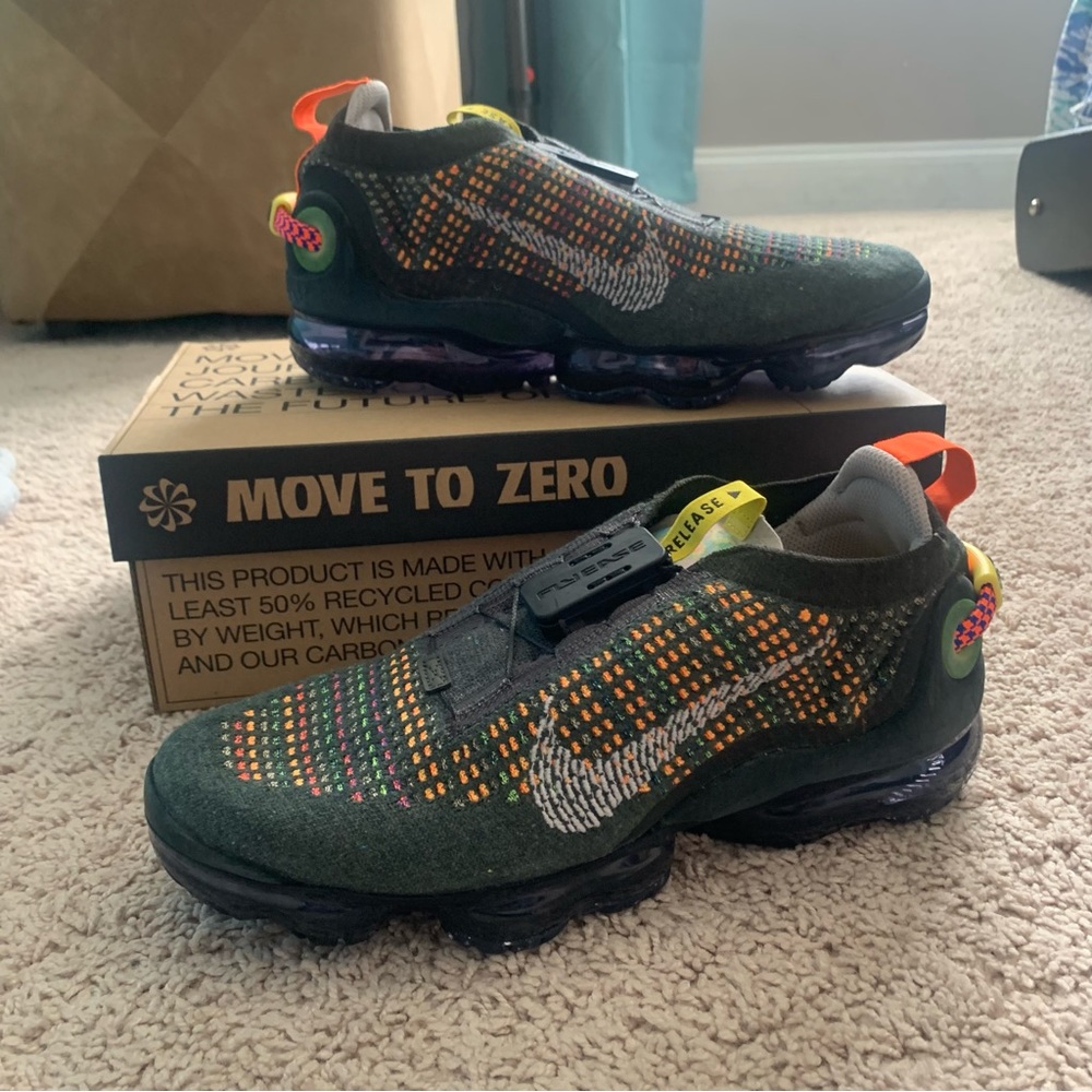 Nike Tennis Shoes
